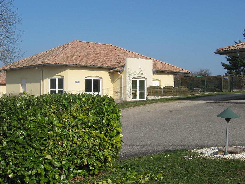 Logis Hotel- Restaurant La Haie Des Vignes Seminaires Et Evenementiel Allain Exterior foto